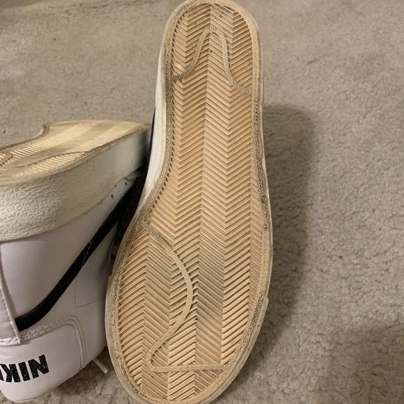 Nike Blazers - Picture 4 of 5